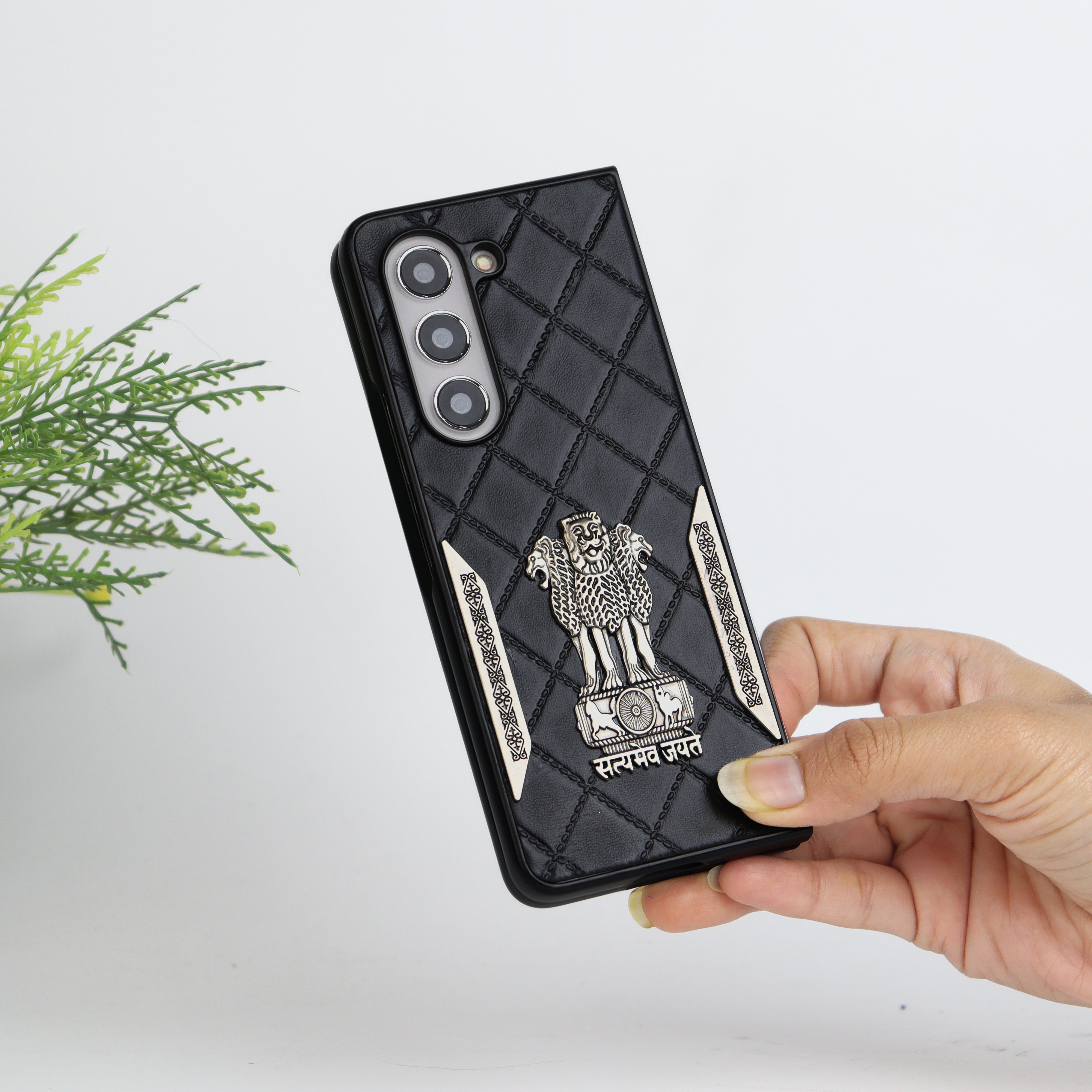Galaxy Z Fold Series Satyamev Jayate Textured Leather Case – SHAAPA