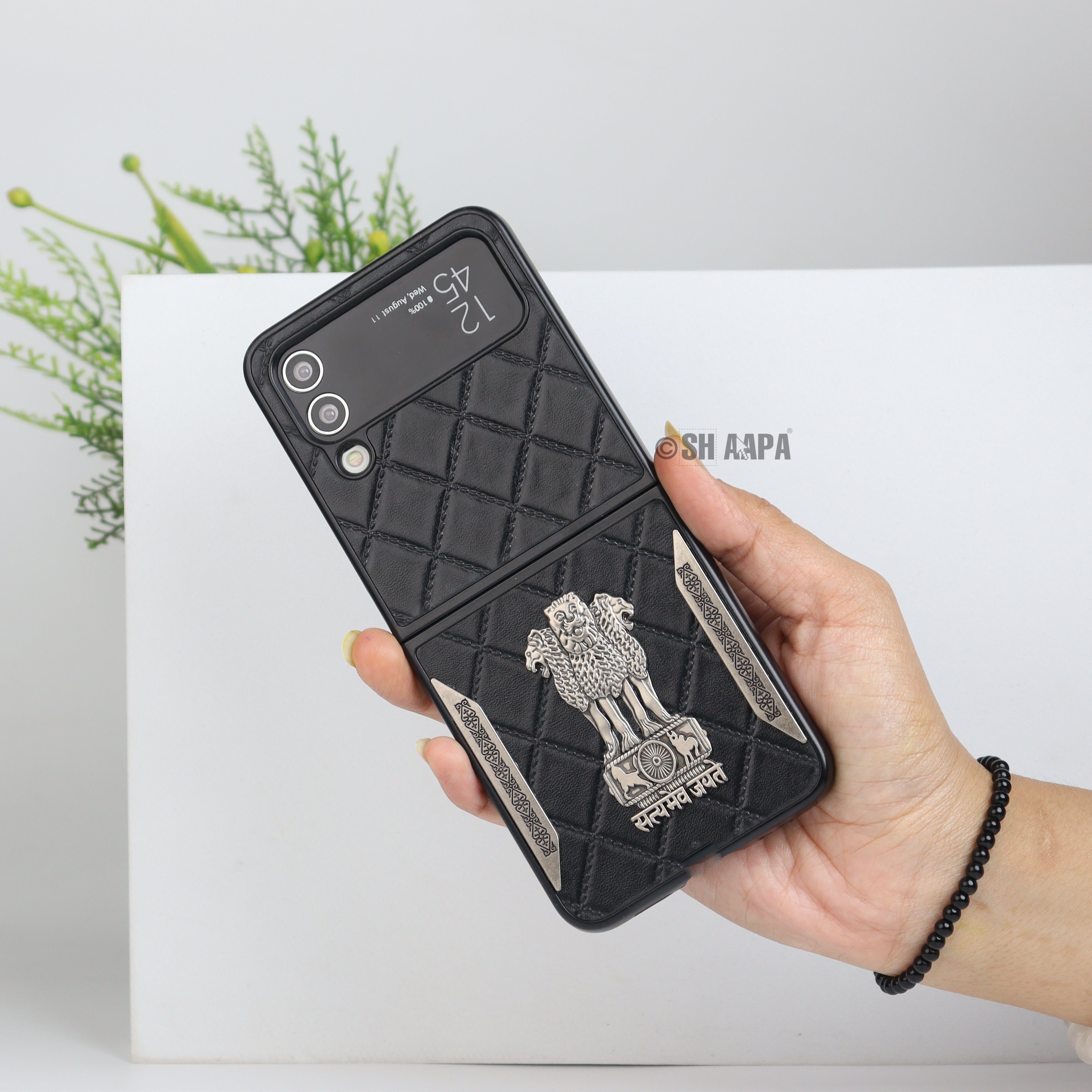 Galaxy Z Flip Series Satyamev Jayate Textured Leather Case – SHAAPA