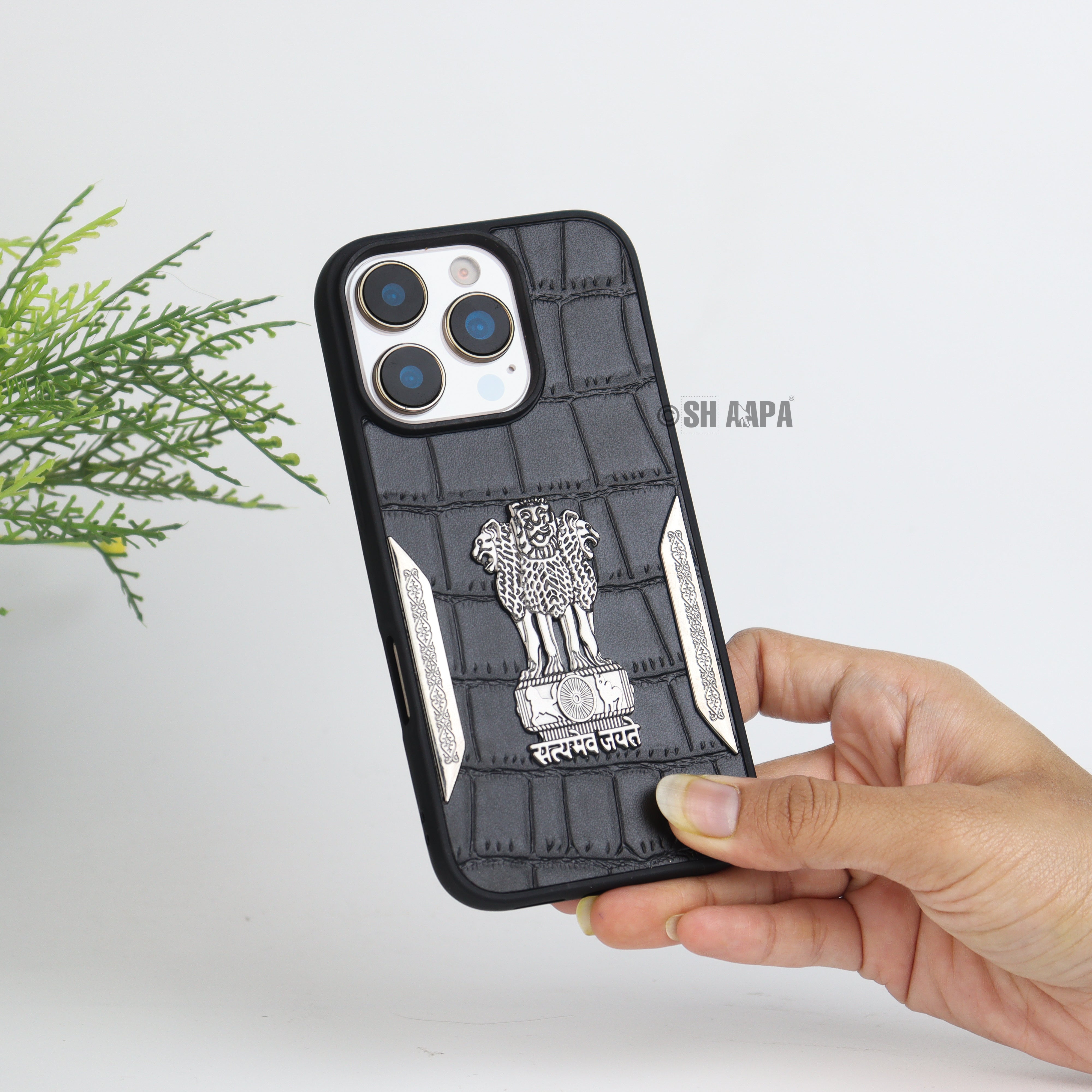 iPhone 15 Pro – SHAAPA